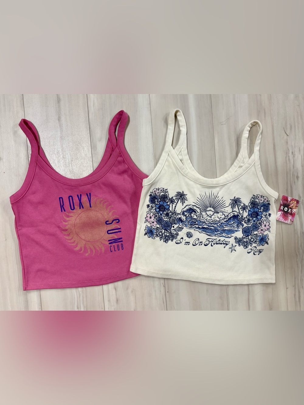 Roxy set of 2 🔥 cropped tanks size small